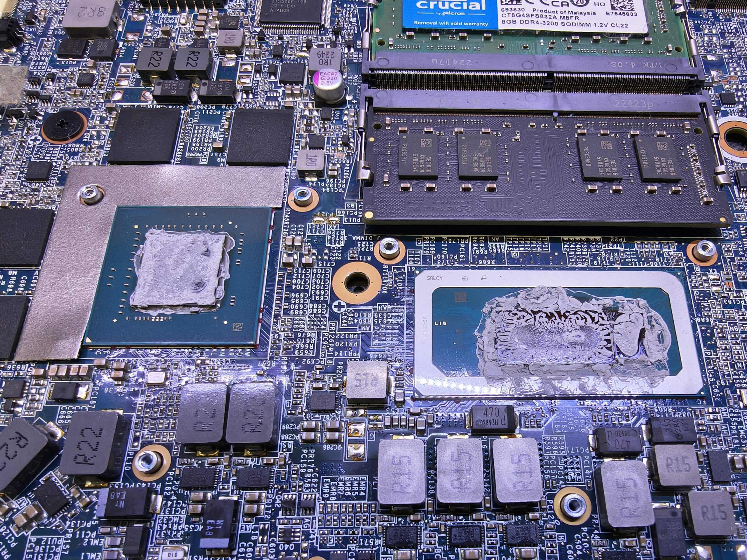 Stara pasta termiczna na rdzeniach CPU GPU laptopa – konserwacja Almar Serwis